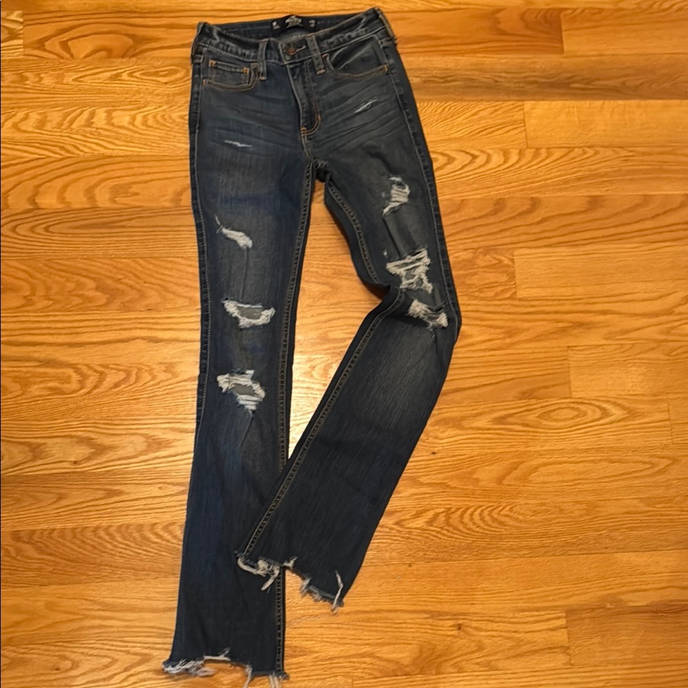 Hollister Classic Stretch Mid Rise Bootcut Jeans with Distressed Details sz 0